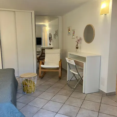 Beautiful Studio + Large Terrace Near The Beaches. Appartement *