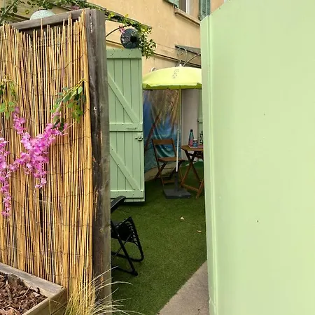 Apartman Beautiful Studio + Large Terrace Near The Beaches. Antibes